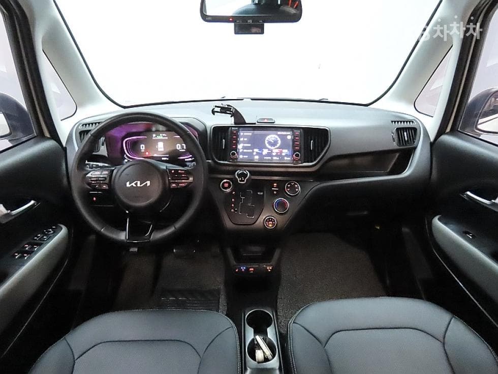 Kia The New (facelift) Kia Ray (van)1.0 Gasoline Signature - 6