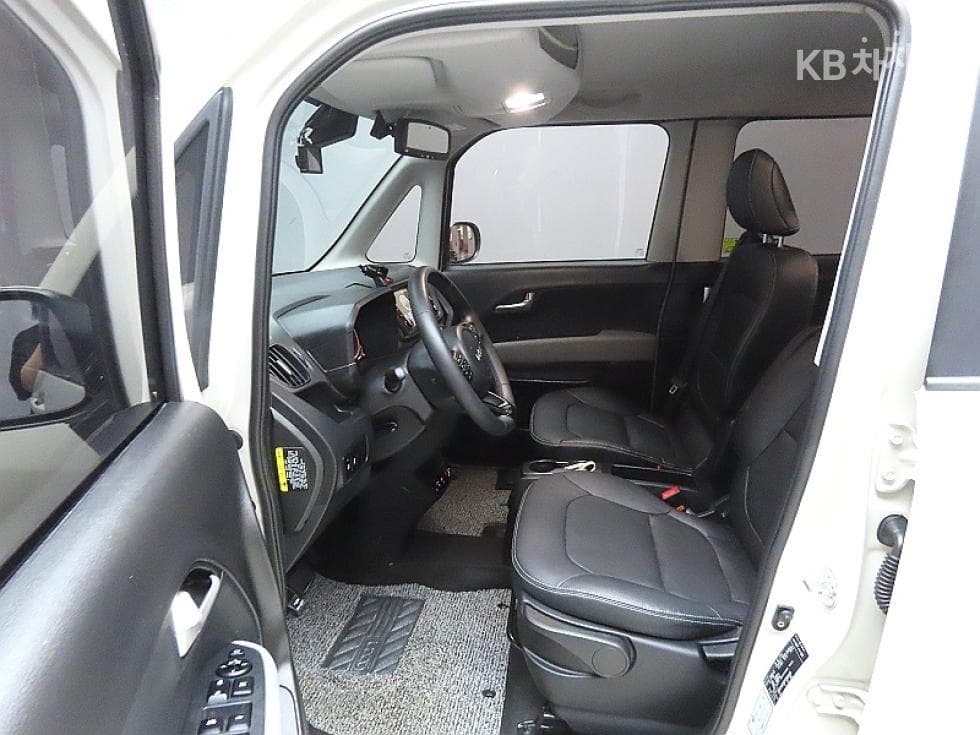 Kia The New (facelift) Kia Ray (van)1.0 Gasoline Signature - 10