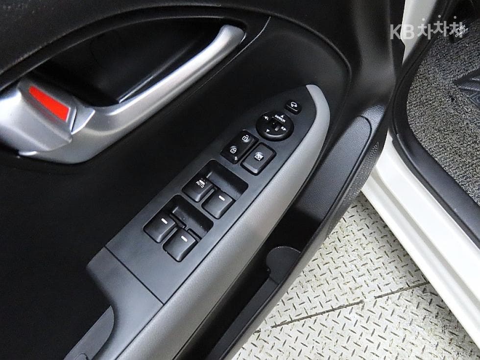 Kia The New (facelift) Kia Ray (van)1.0 Gasoline Signature - 14