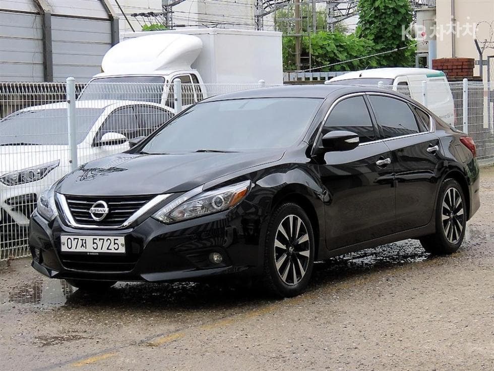 Нисан 알티마2.5 Smart CVT (Безстепенна) - 2
