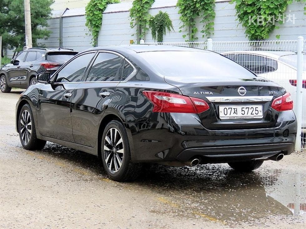 Нисан 알티마2.5 Smart CVT (Безстепенна) - 3