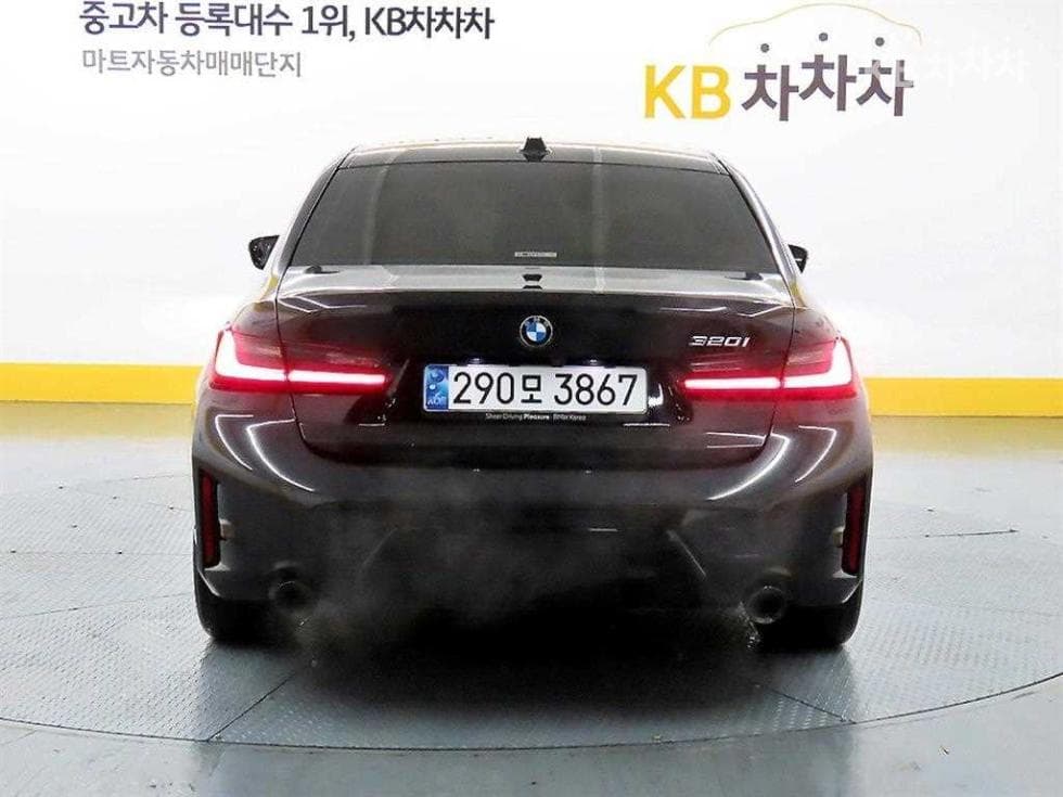 BMW 3 Series (G20)320i M Sport - 3