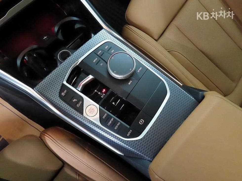 BMW 3 Series (G20)320i M Sport - 10