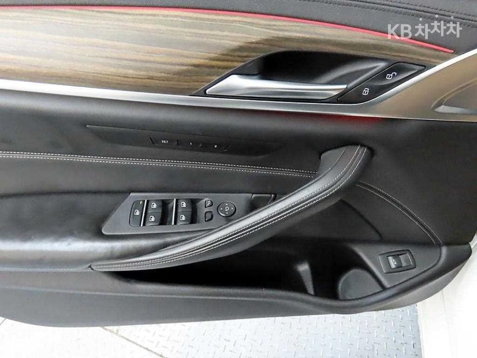 BMW 올New5 Series (G30)530i Luxury Plus - 11