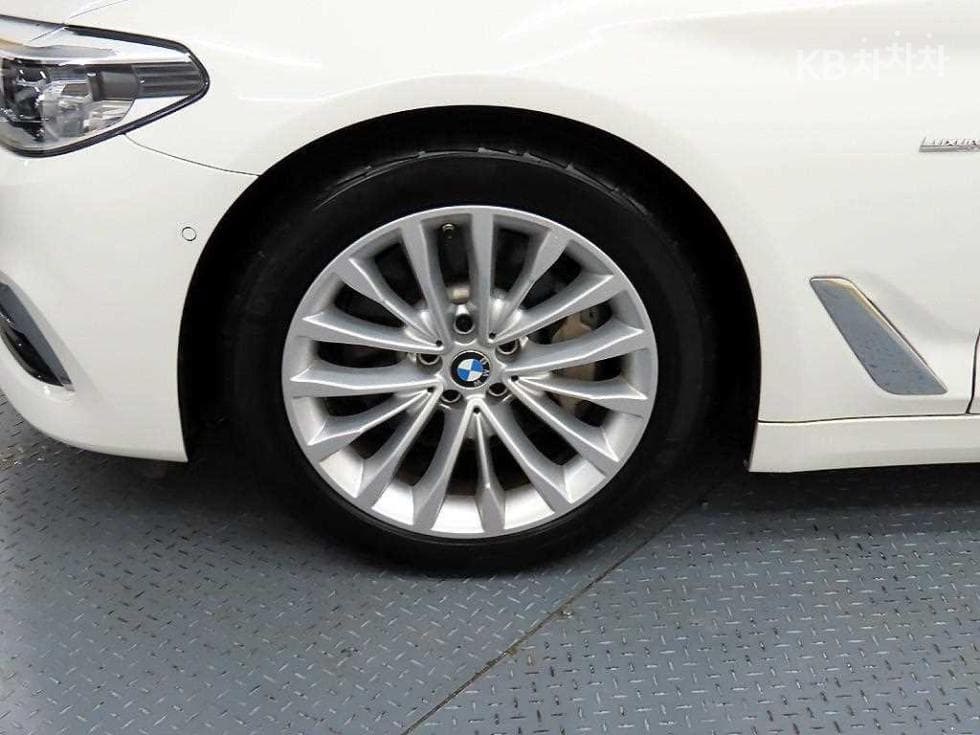 BMW 올New5 Series (G30)530i Luxury Plus - 20