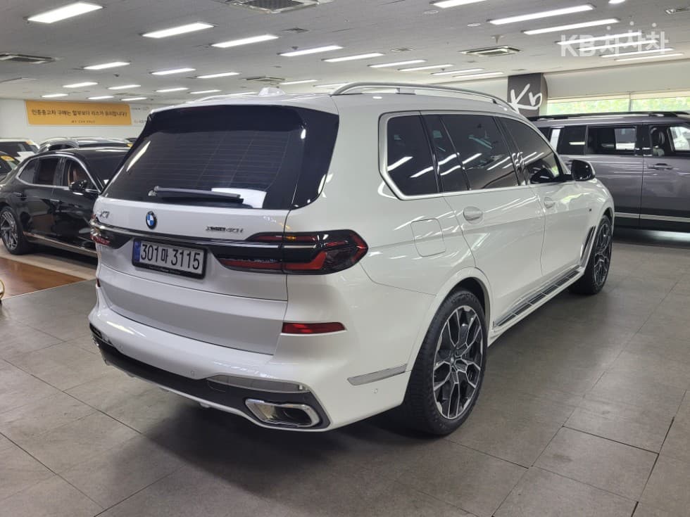 BMW X7(G07)xDrive 40i M Sport - 4
