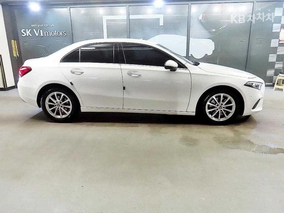 Mercedes-Benz A클래스(W177)A220 Sedan - - 3