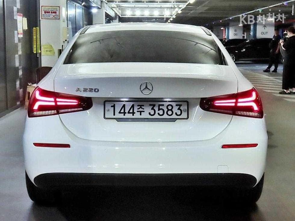 Mercedes-Benz A클래스(W177)A220 Sedan - - 5