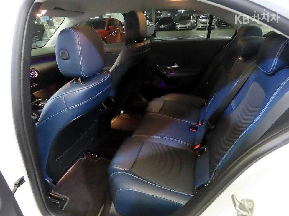 Mercedes-Benz A클래스(W177)A220 Sedan - - 7