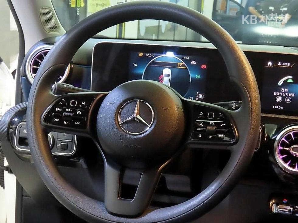 Mercedes-Benz A클래스(W177)A220 Sedan - - 8