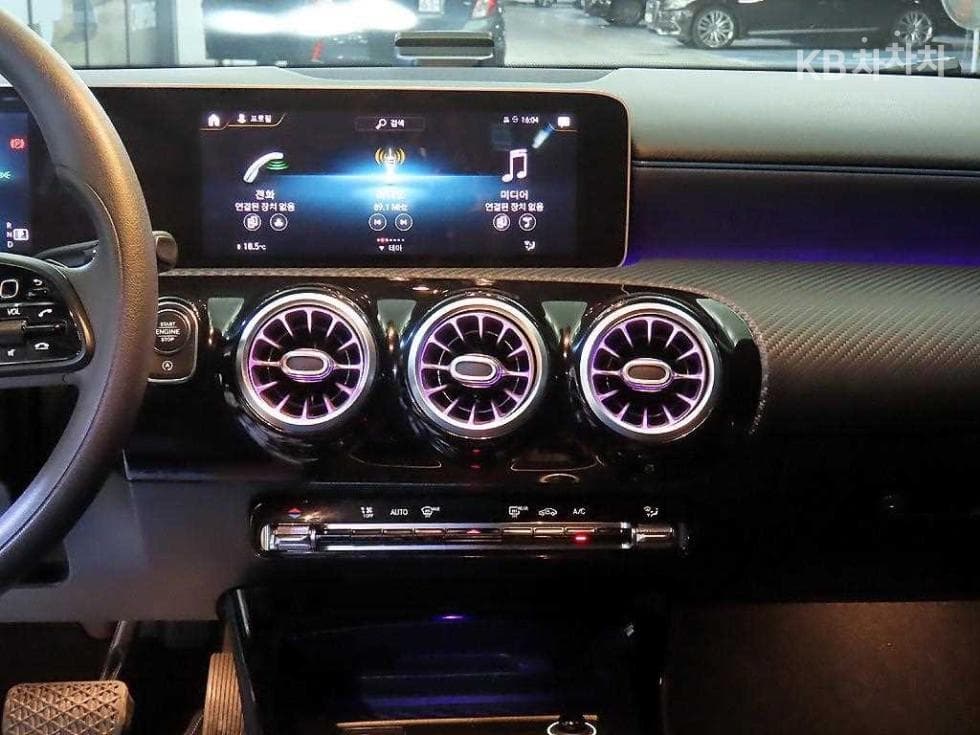 Mercedes-Benz A클래스(W177)A220 Sedan - - 11