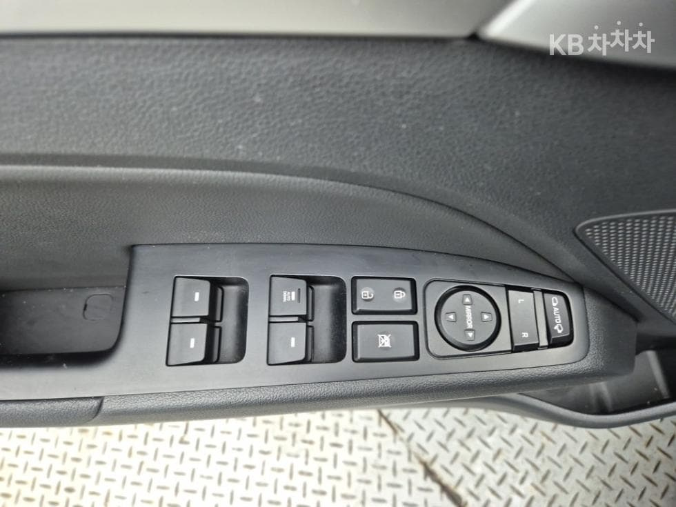 Хюндай The New (фейслифт) Avante (Elantra) ADSmartstream G1.6 Стил - 16
