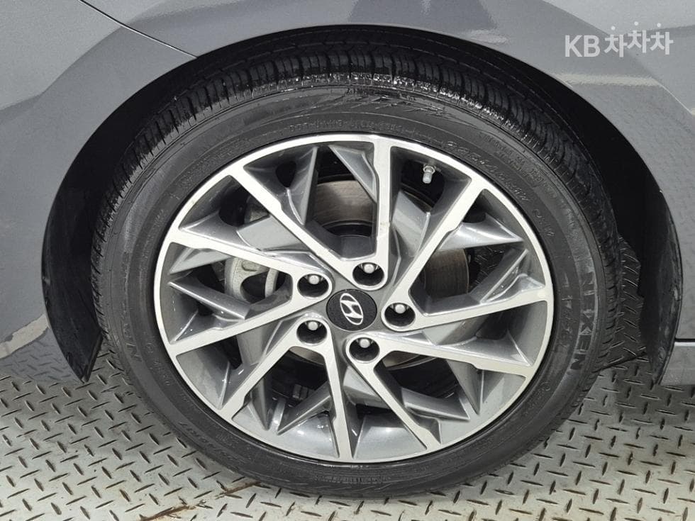 Хюндай The New (фейслифт) Avante (Elantra) ADSmartstream G1.6 Стил - 18