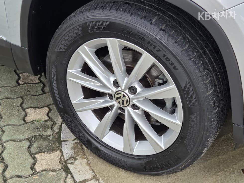 Volkswagen Нов Tiguan2.0 Турбо Дизел Инжекция 컴포트 5N - 5
