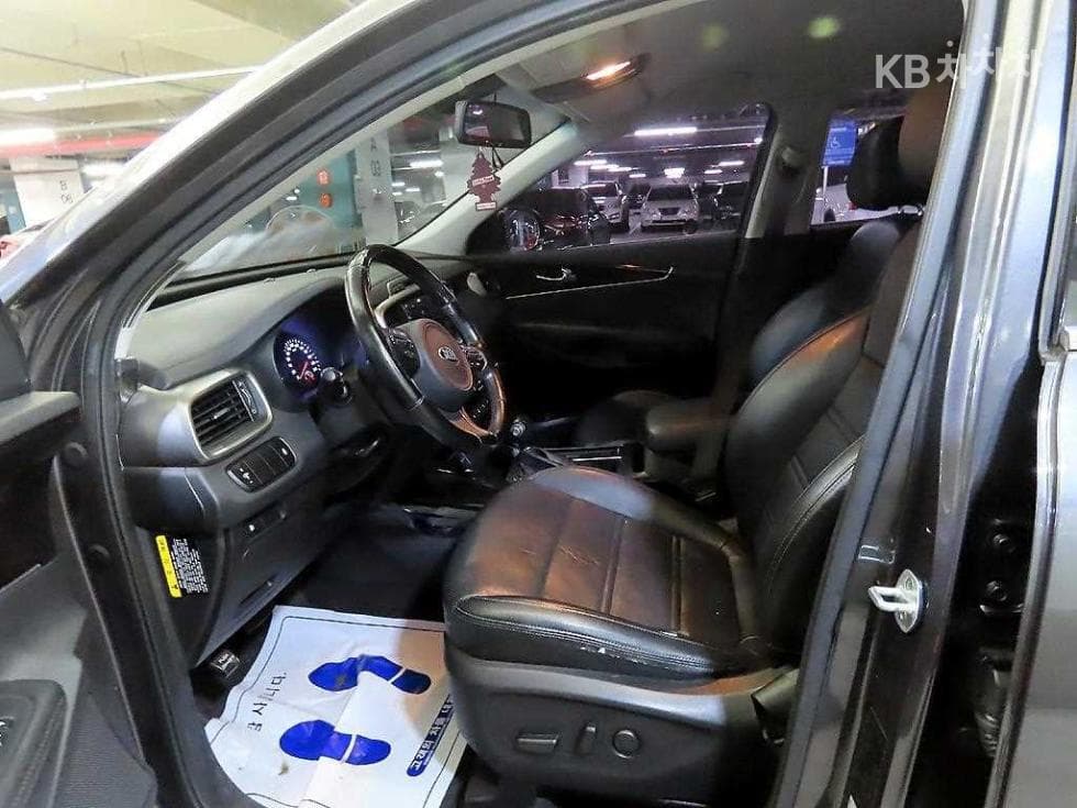 Киа All NewSorentoДизел 2.0 2WD Престиж - 6