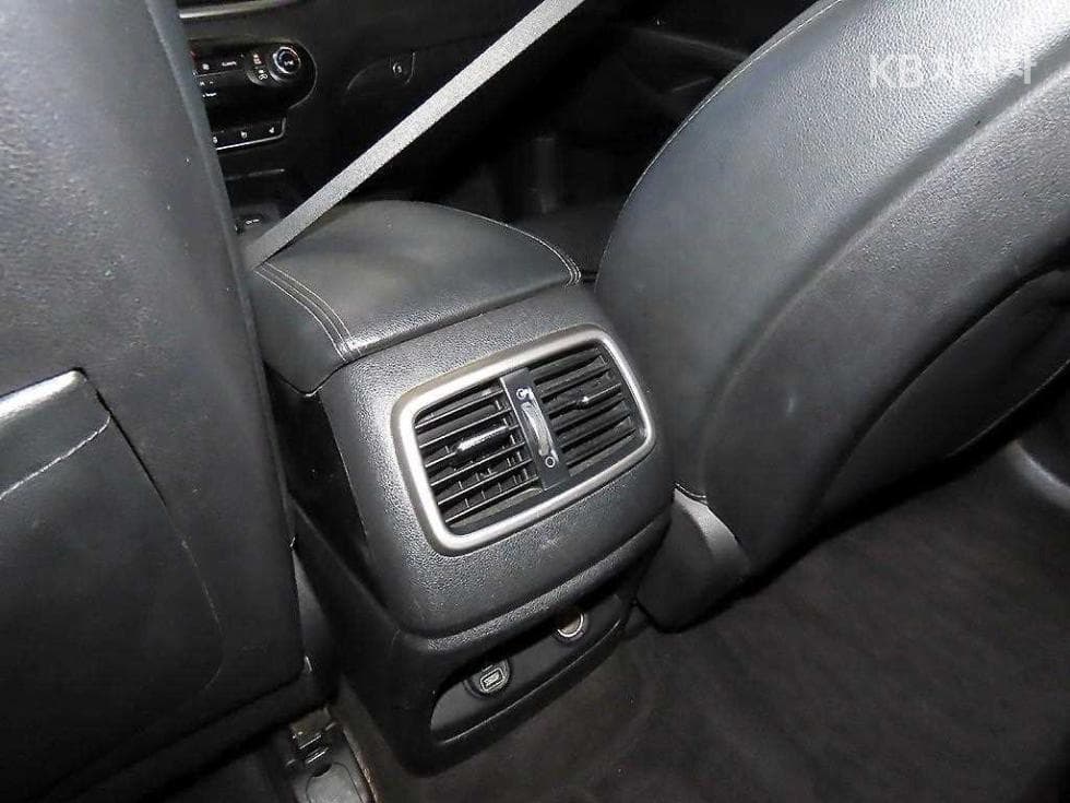 Киа All NewSorentoДизел 2.0 2WD Престиж - 15