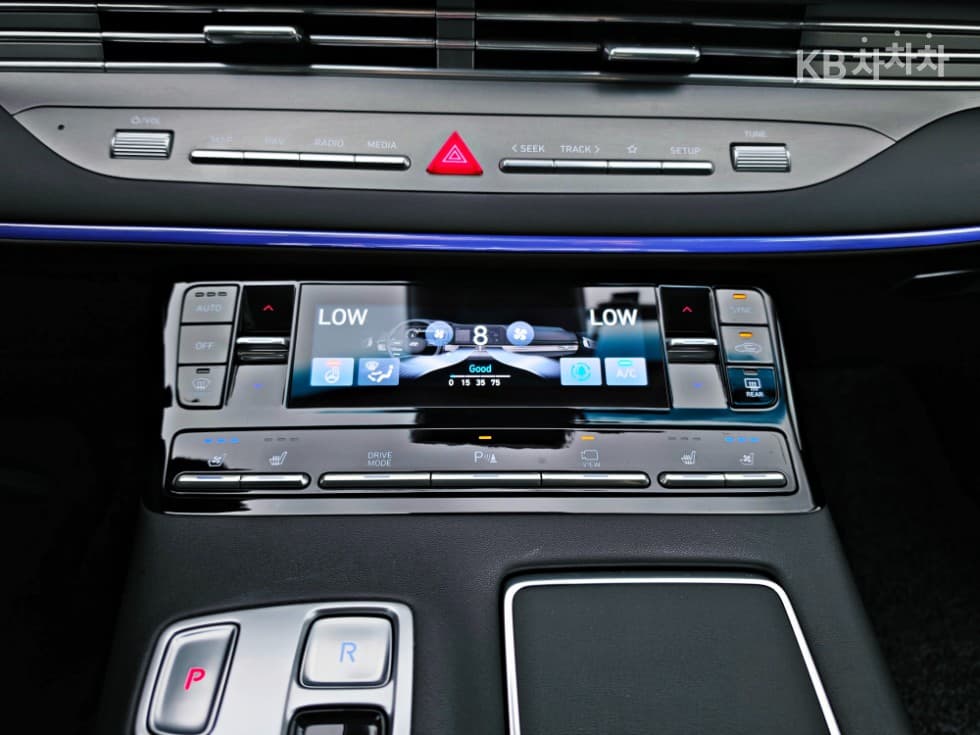 Хюндай The New (фейслифт) Grandeur (Azera)2.5 Le Blanc - 18