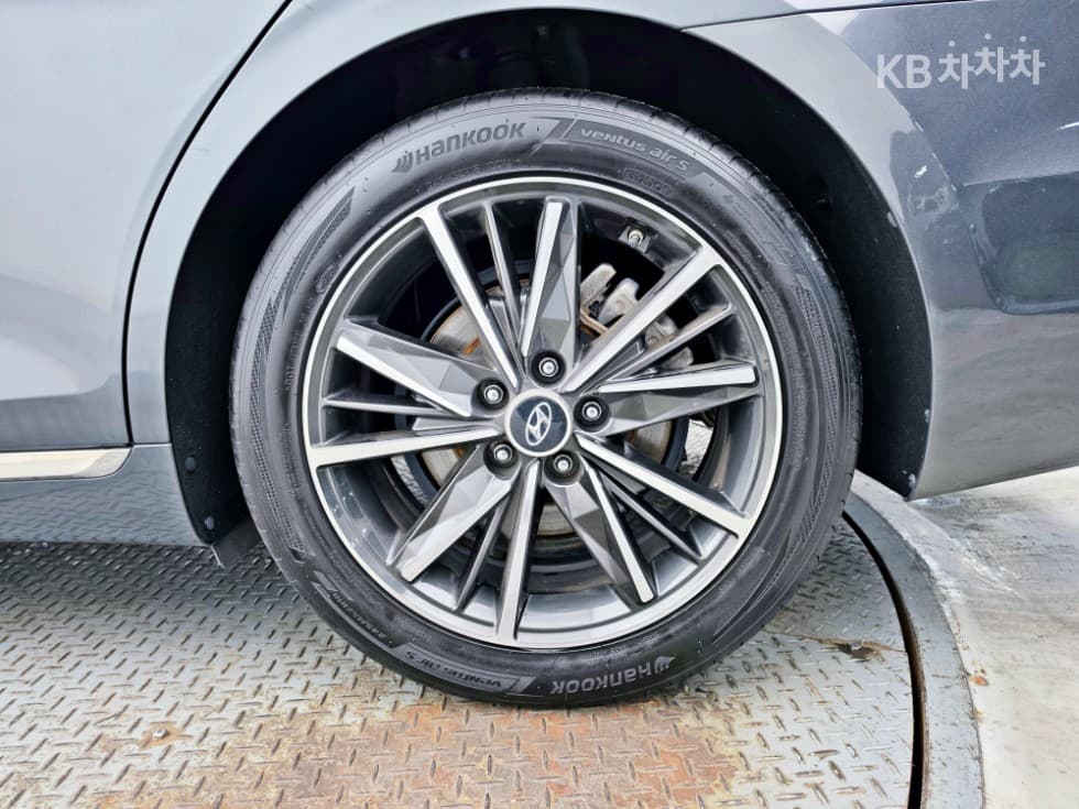 Хюндай The New (фейслифт) Grandeur (Azera)2.5 Le Blanc - 24