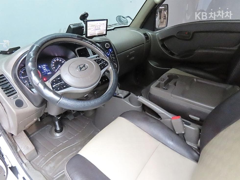 Hyundai Porter 2Extra Long Super Cab CRDi Smart - 6