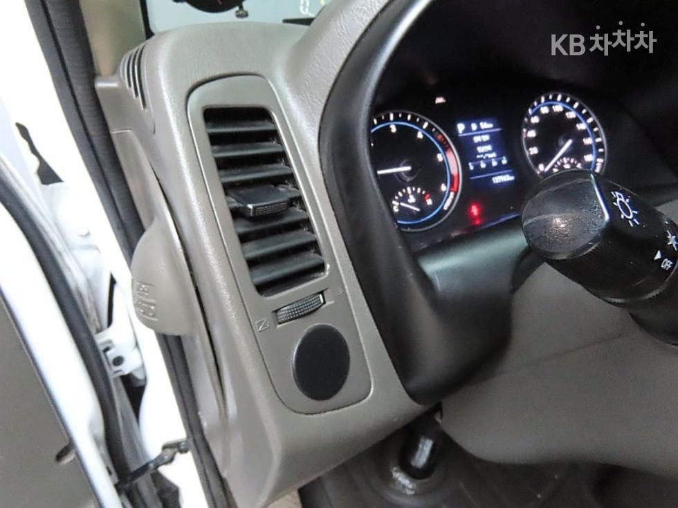 Hyundai Porter 2Extra Long Super Cab CRDi Smart - 13