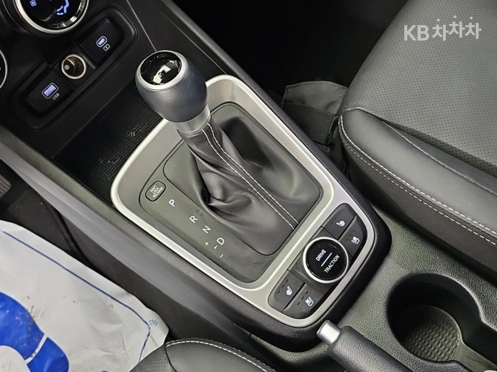 Хюндай ВениуБензин 1.6 Premium - 8