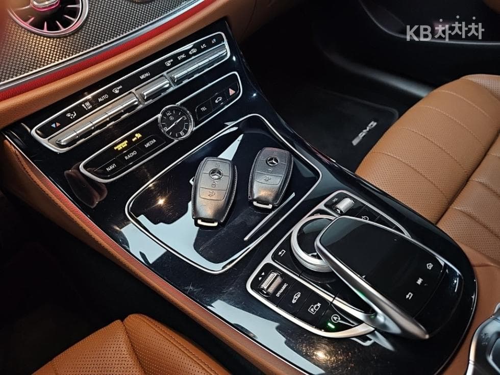 Mercedes-Benz E-Class (W213)E450 4MATIC Carbriolet Standard - 10