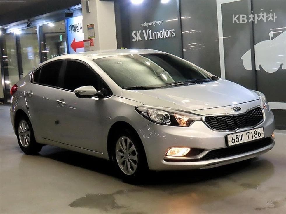 Kia K3 Luxury - Image 1