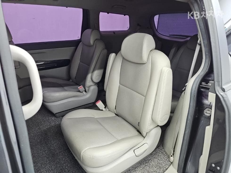 Киа All New Канивал9-местен 2.2 Дизел Престиж - 12