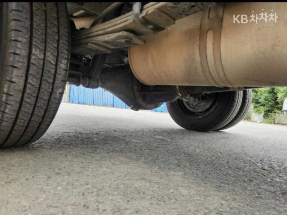 Киа The New (фейслифт) Бонго 3 (лек)LPG 1 тон Королевска кабина Удължено междуосие 2WD GLS - 12