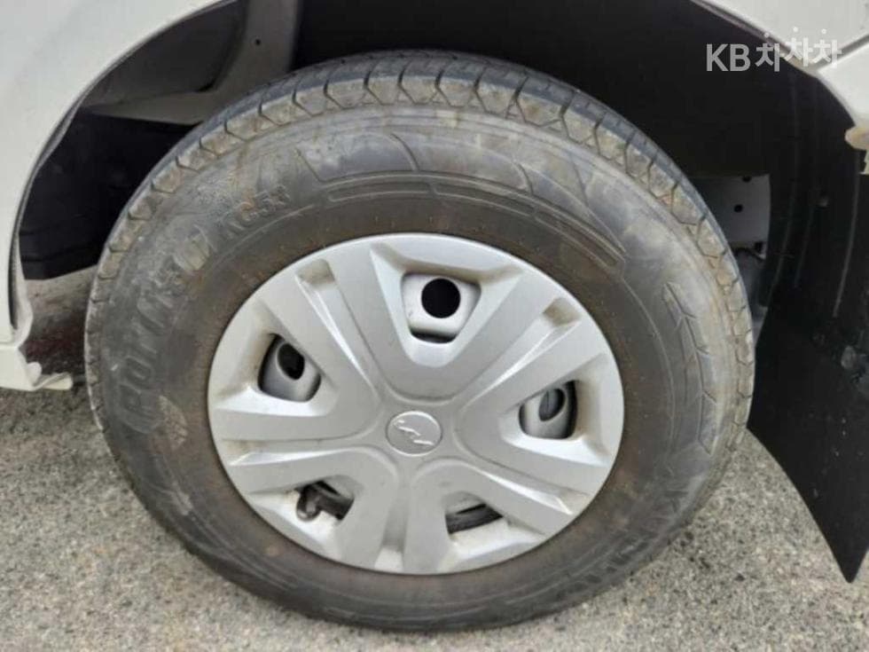 Киа The New (фейслифт) Бонго 3 (лек)LPG 1 тон Королевска кабина Удължено междуосие 2WD GLS - 13