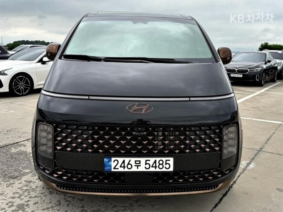 Hyundai Staria Lounge 2.2 Lounge 9 Inspiration - Image 1