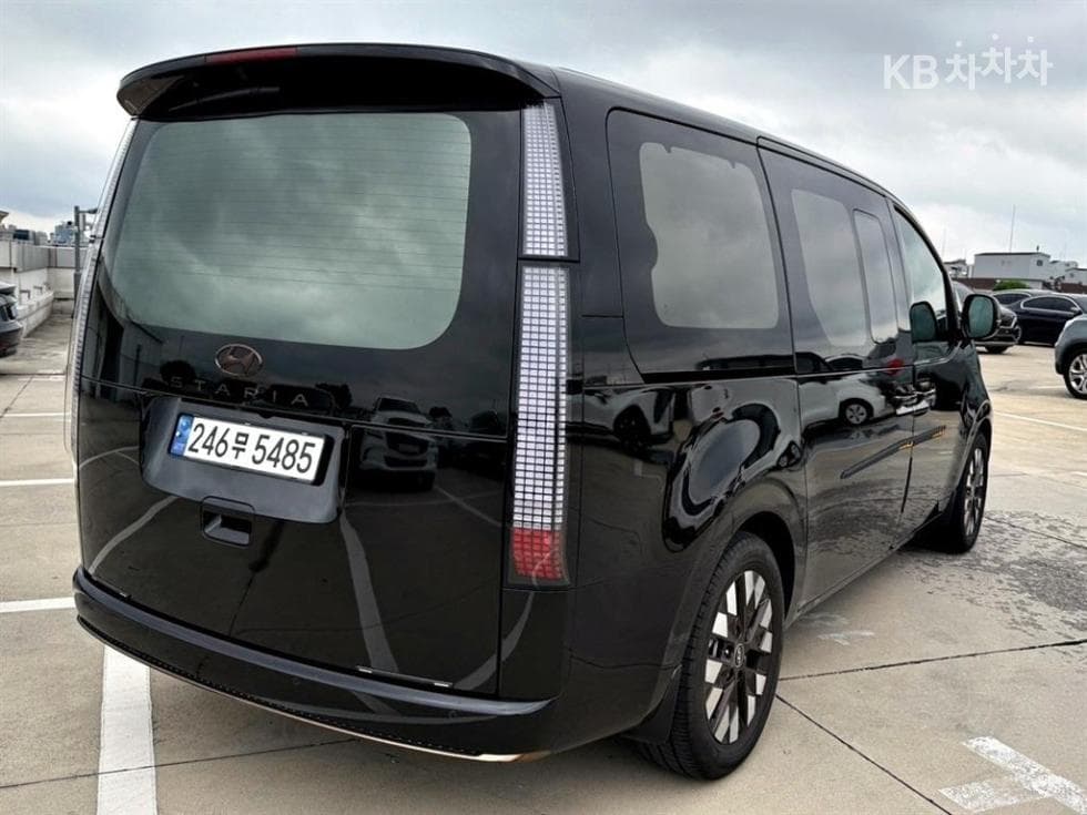 Hyundai Staria Lounge2.2 Lounge 9 Inspiration - 4