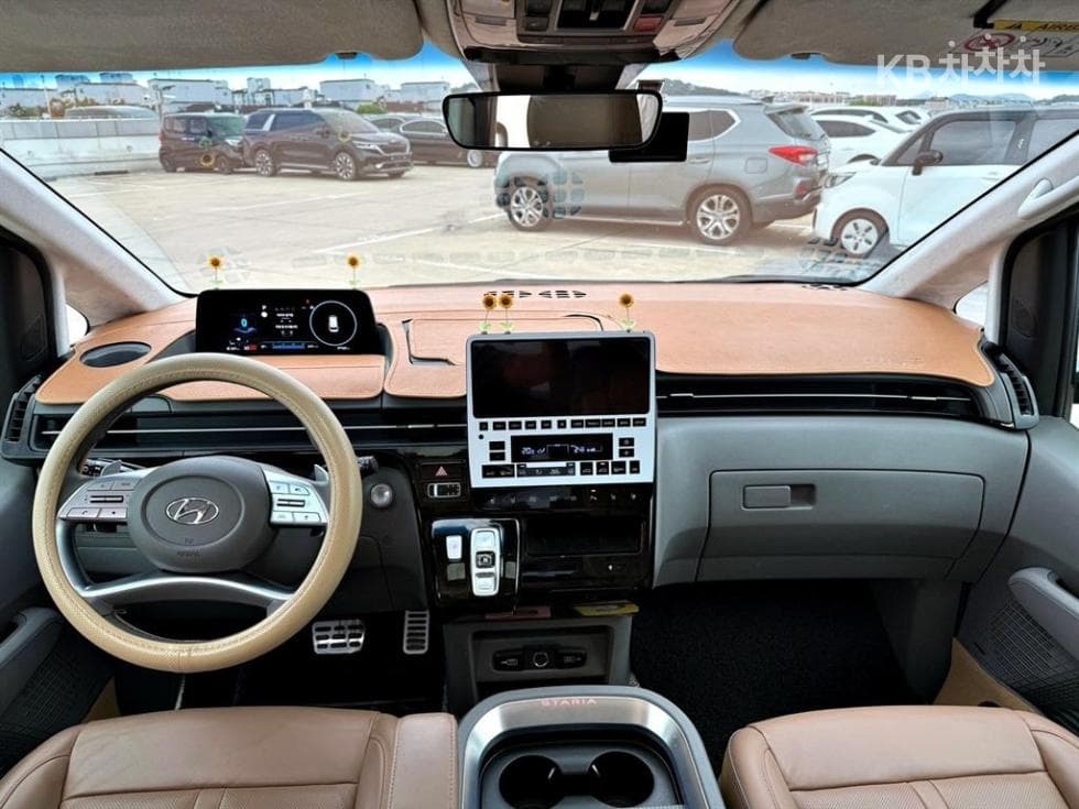 Hyundai Staria Lounge2.2 Lounge 9 Inspiration - 6