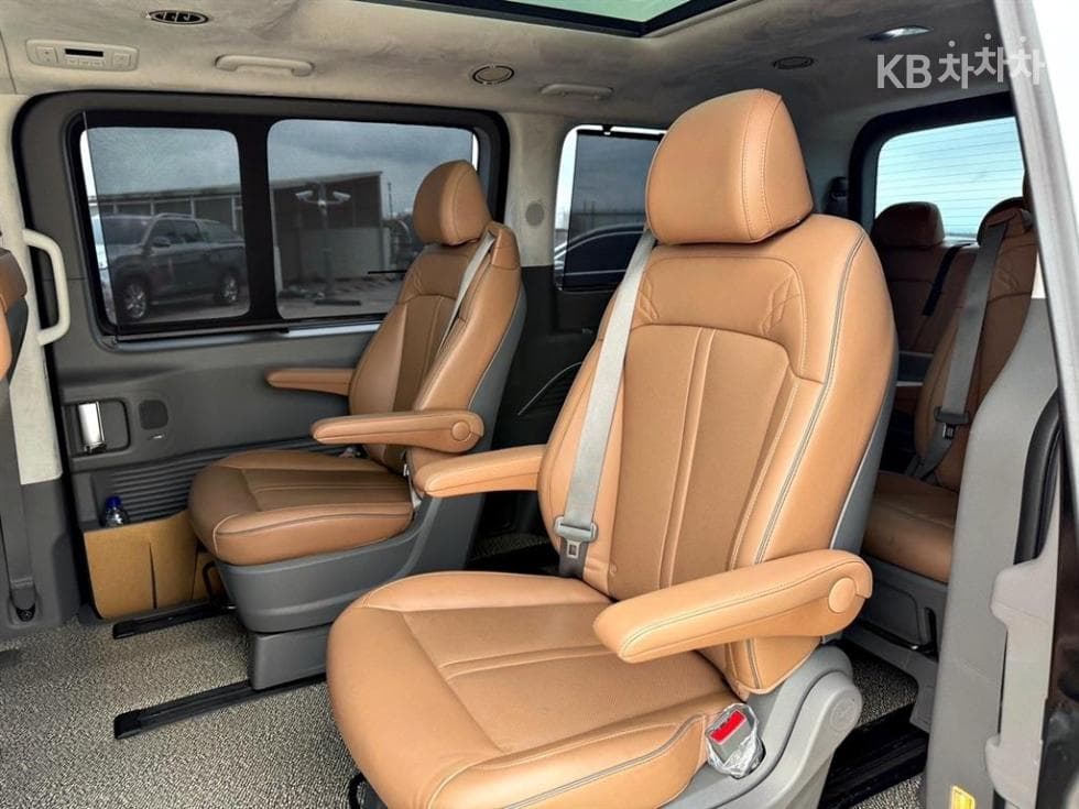 Hyundai Staria Lounge2.2 Lounge 9 Inspiration - 8