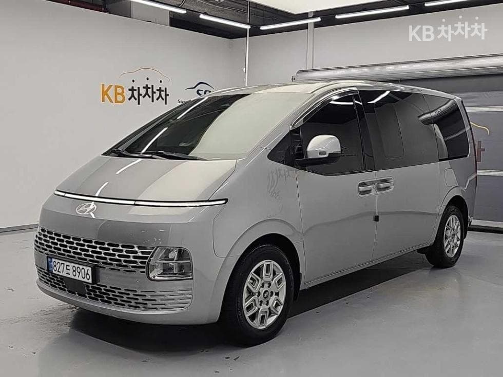 Хюндай Staria Хибрид 1.6 Турбо Бензин Cargo 5Местен승 Modern - Image 1