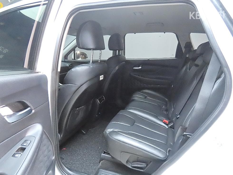 Hyundai The New (facelift) Santa Fe TMGasoline 2.5T 2WD Prestige - 11