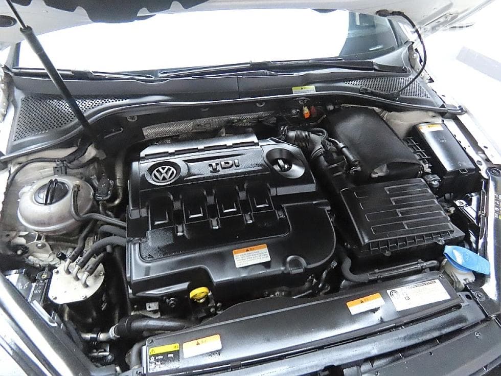 Volkswagen Golf2.0 Turbo Diesel Injection MK7 - 7