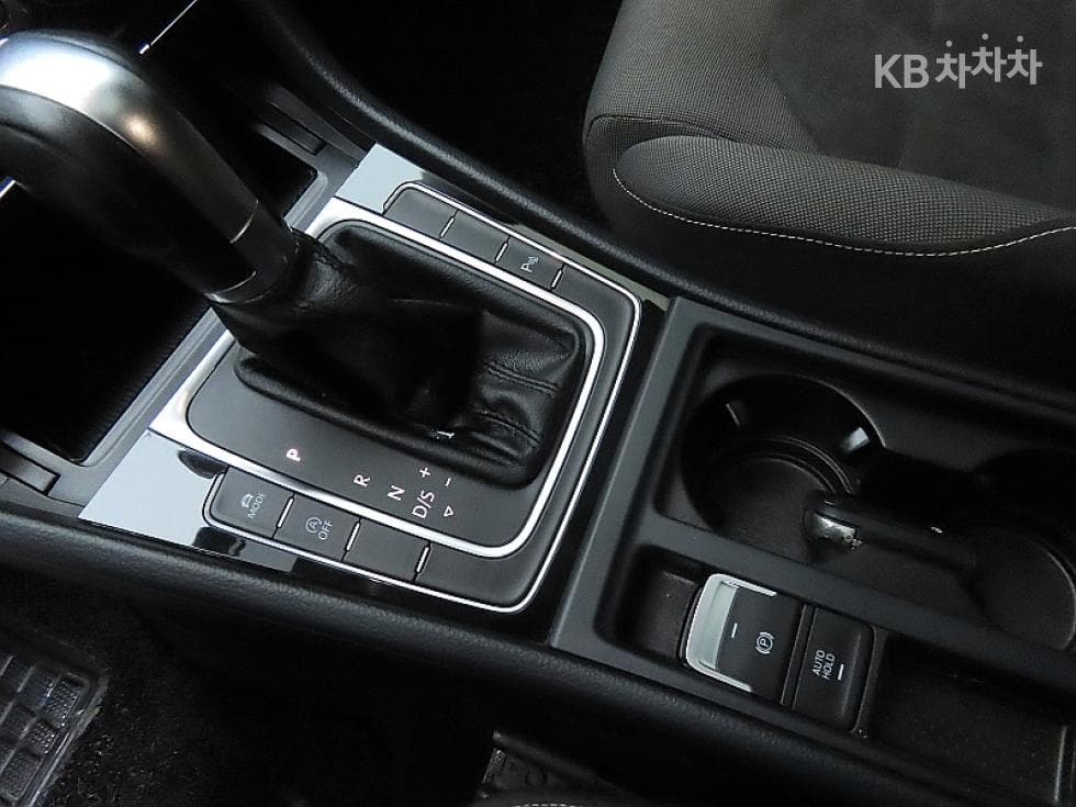 Volkswagen Golf2.0 Turbo Diesel Injection MK7 - 9