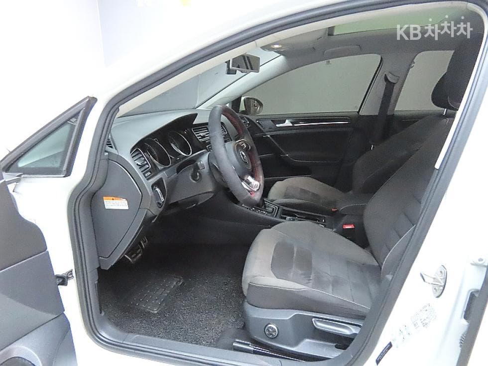 Volkswagen Golf2.0 Turbo Diesel Injection MK7 - 10