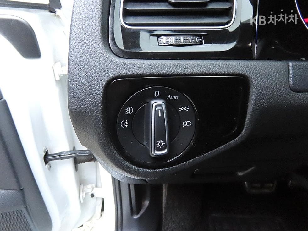 Volkswagen Golf2.0 Turbo Diesel Injection MK7 - 12