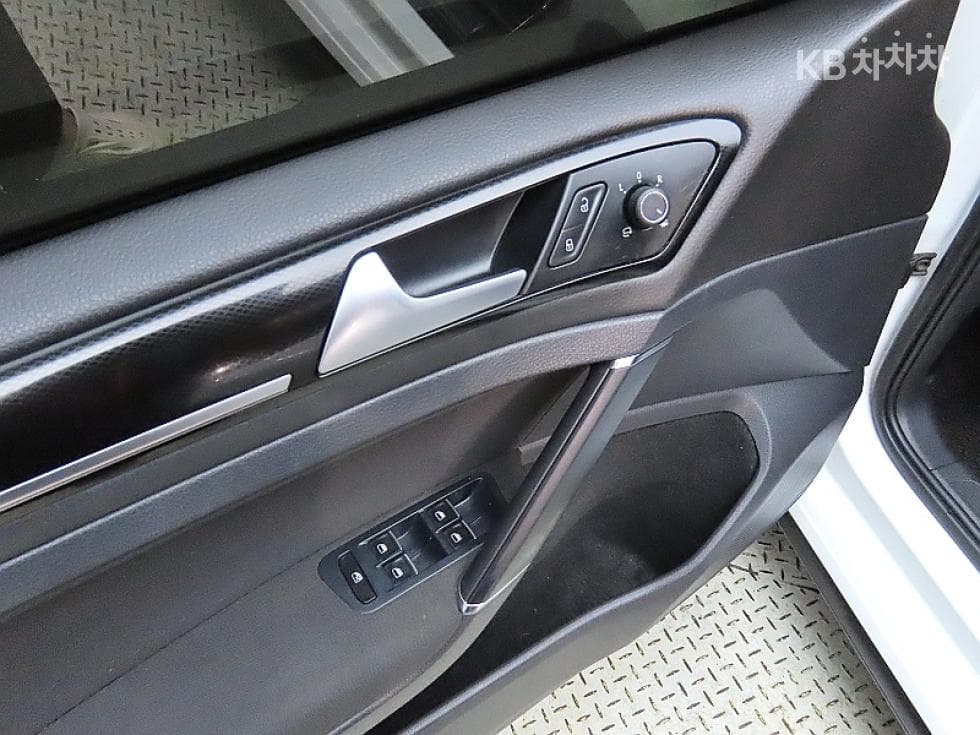 Volkswagen Golf2.0 Turbo Diesel Injection MK7 - 13