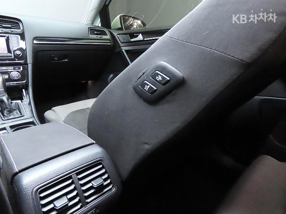 Volkswagen Golf2.0 Turbo Diesel Injection MK7 - 18