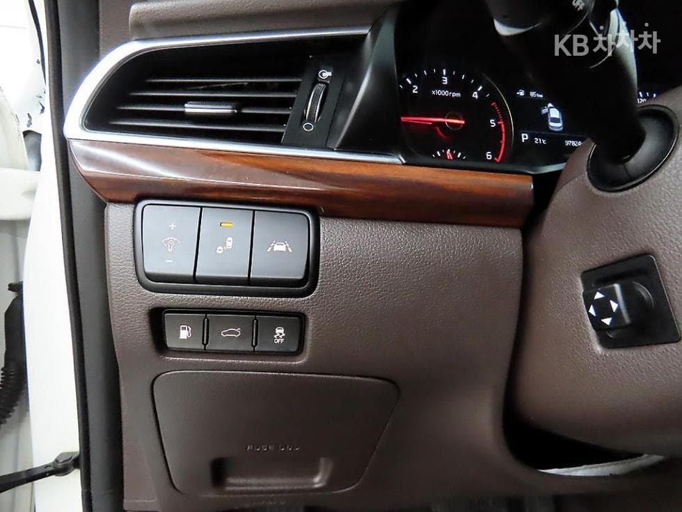 Kia All New K72.2 Diesel Prestige - 13