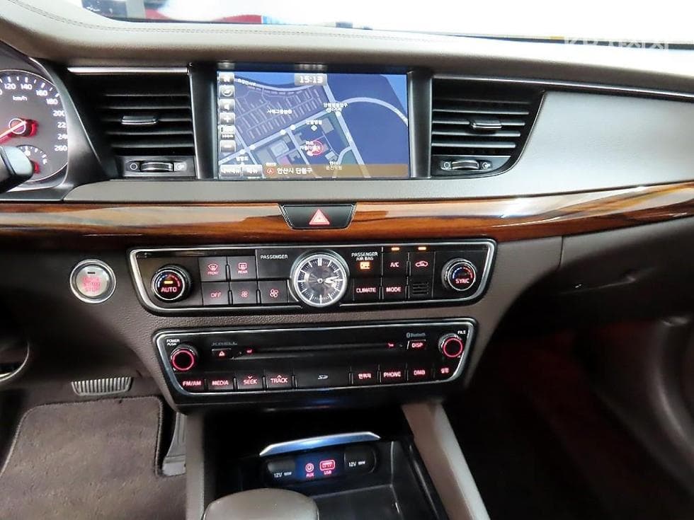Kia All New K72.2 Diesel Prestige - 15