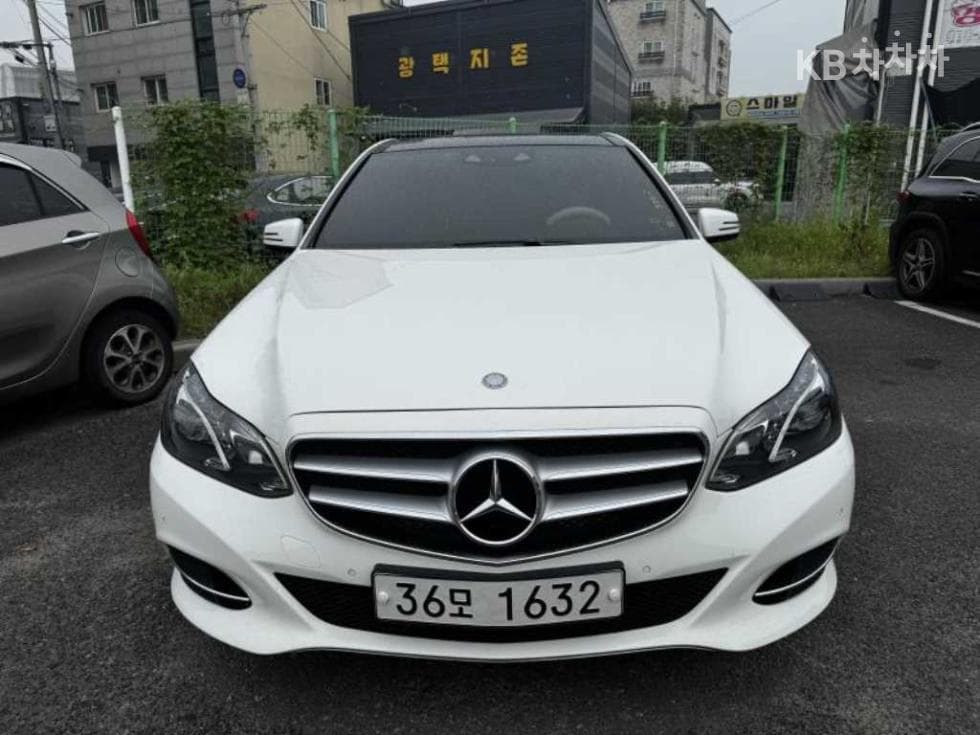 Mercedes-Benz Нов E-Клас E300 4매틱 Авангард W212(14~) - Image 1