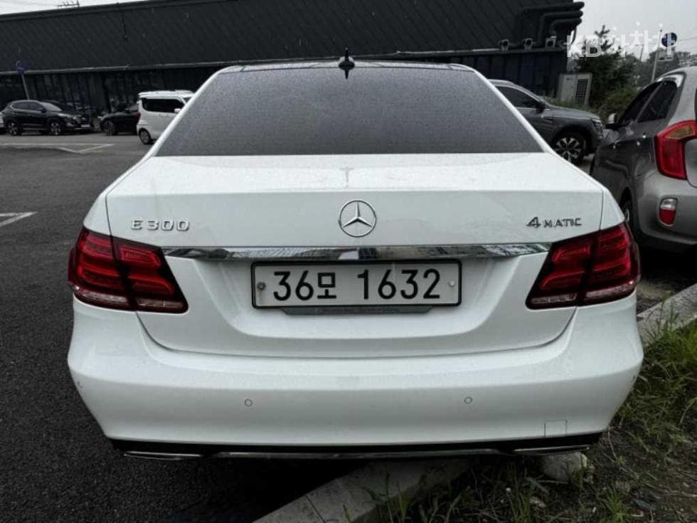 Mercedes-Benz Нов E-КласE300 4매틱 Авангард W212 - 4