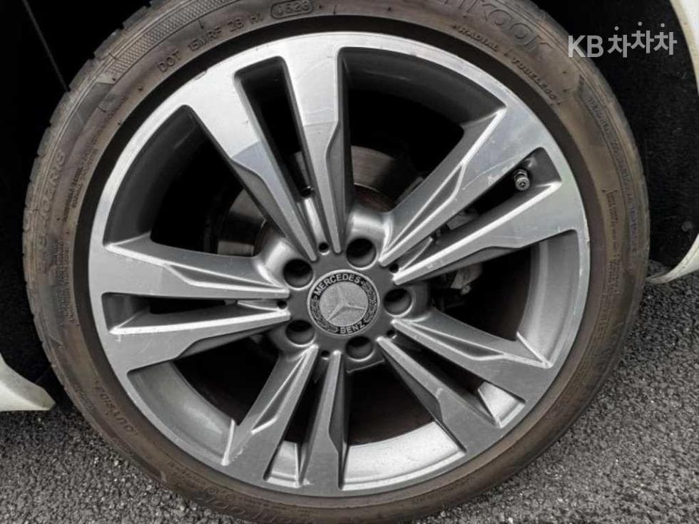 Mercedes-Benz Нов E-КласE300 4매틱 Авангард W212 - 6