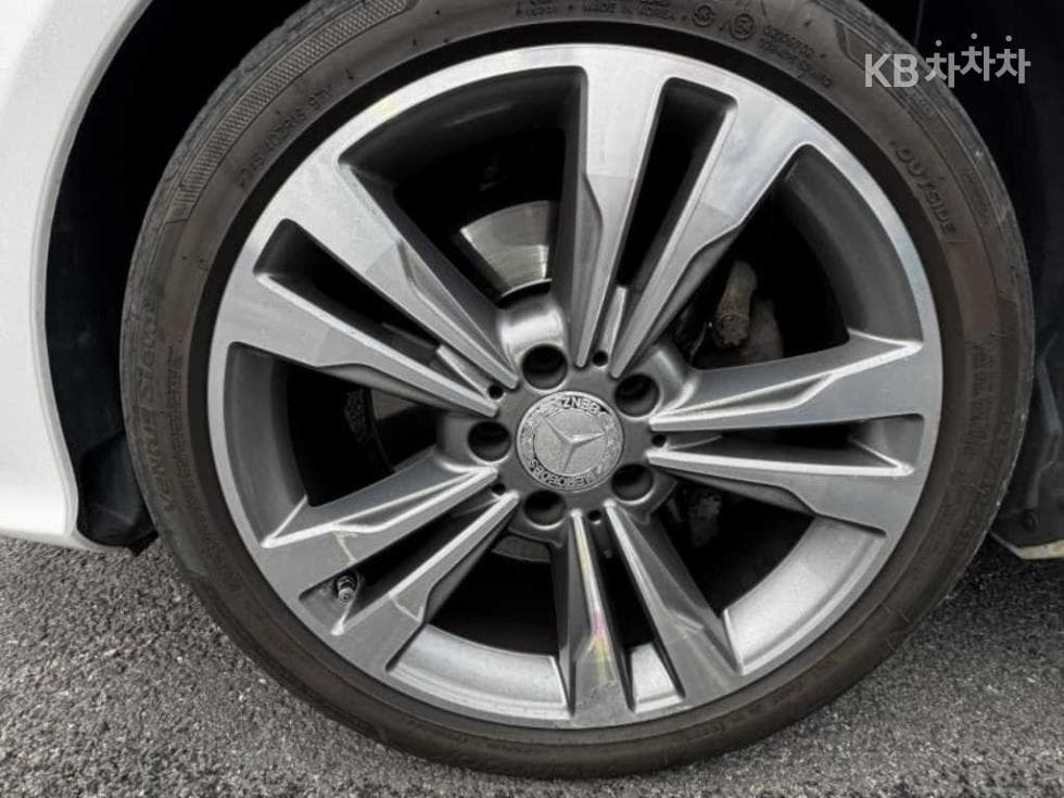Mercedes-Benz Нов E-КласE300 4매틱 Авангард W212 - 7