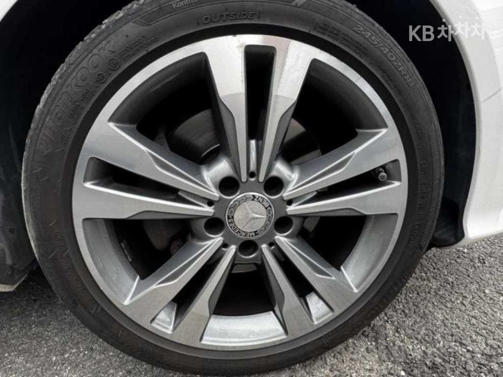 Mercedes-Benz Нов E-КласE300 4매틱 Авангард W212 - 8