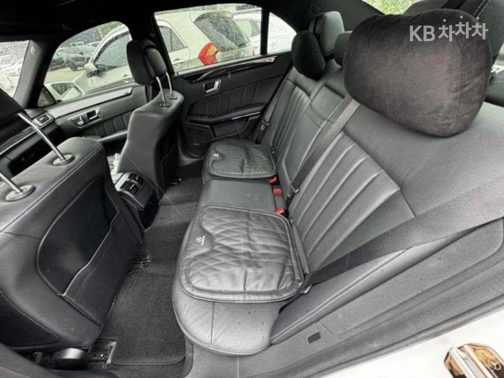 Mercedes-Benz Нов E-КласE300 4매틱 Авангард W212 - 17